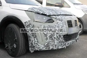 Peugeot 208 - Foto spia 21-6-2023