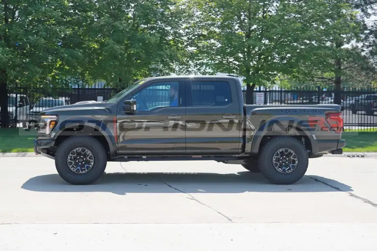 Ford F-150 Raptor R 2024 - Foto Spia 22-06-2023 - 13