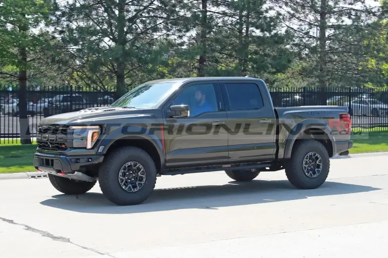 Ford F-150 Raptor R 2024 - Foto Spia 22-06-2023 - 3