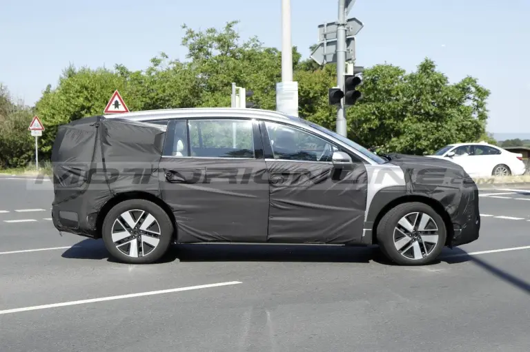Hyundai Ioniq 7 - Foto Spia 23-06-2023 - 8