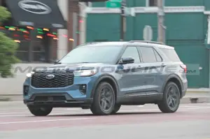 Ford Explorer ST-Line 2024 - Foto Spia 23-06-2023