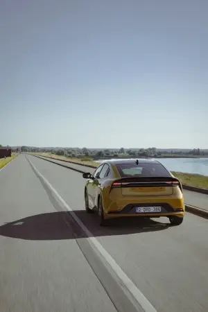 Toyota Prius Plug-in 2023 - Foto ufficiali