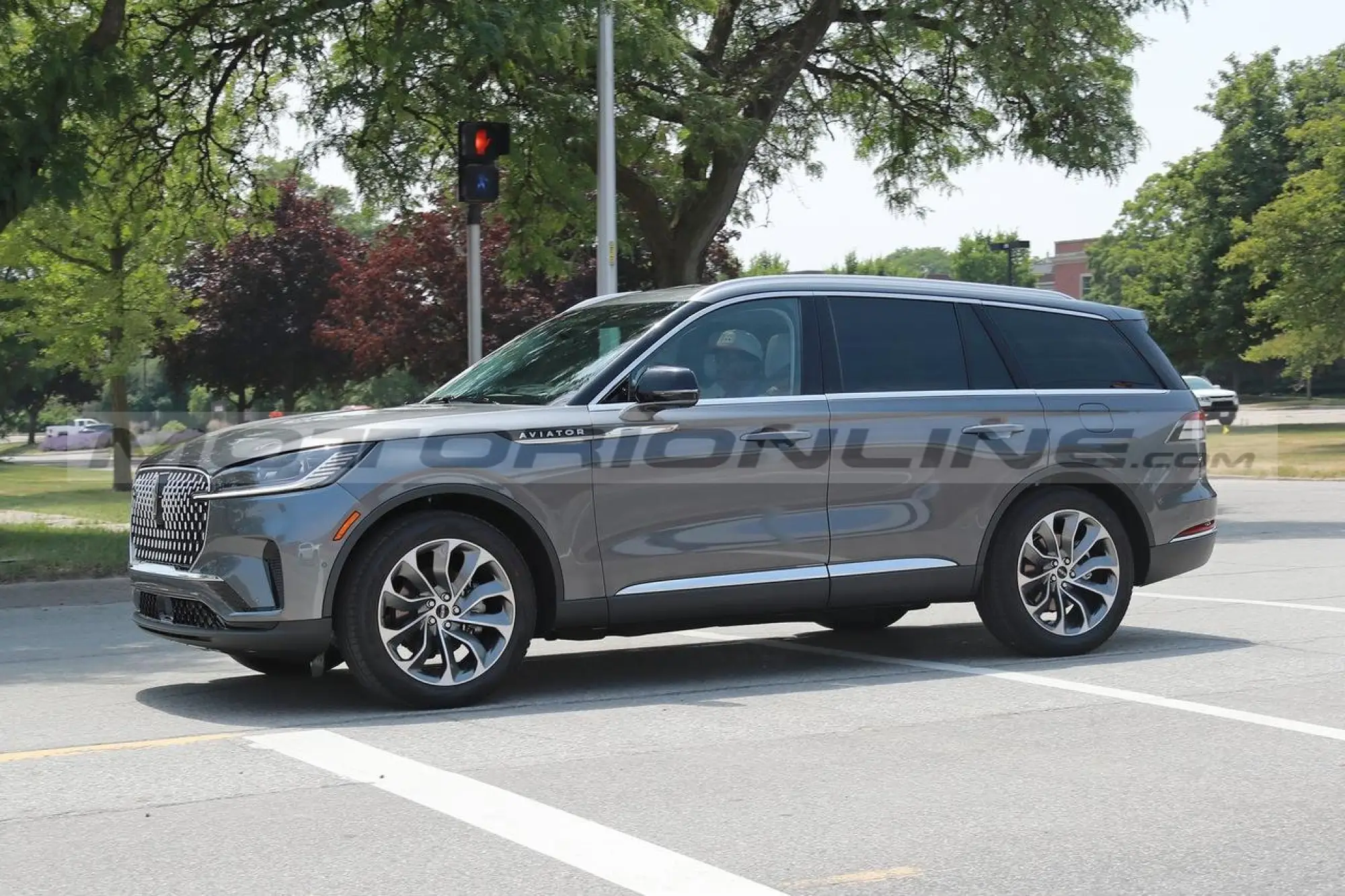 Lincoln Aviator 2024 - Foto Spia 24-06-2023 - 8