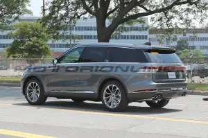 Lincoln Aviator 2024 - Foto Spia 24-06-2023 - 5