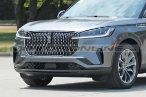 Lincoln Aviator 2024 - Foto Spia 24-06-2023