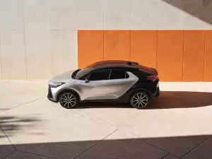 Toyota C-HR 2023 - Foto ufficiali - 3