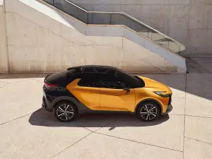 Toyota C-HR 2023 - Foto ufficiali - 10