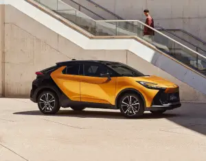 Toyota C-HR 2023 - Foto ufficiali - 11