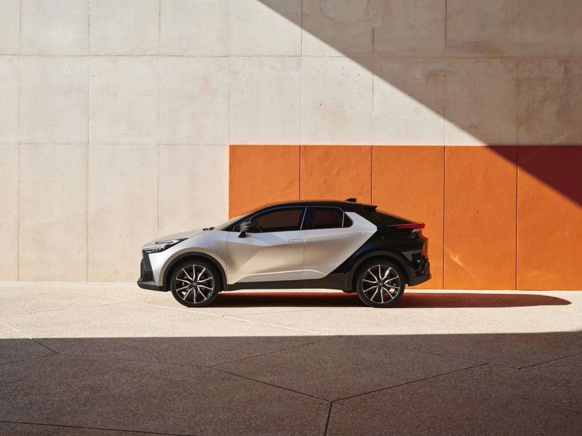 Toyota C-HR 2023 - Foto ufficiali - 32