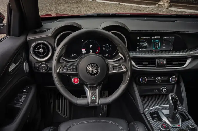 Alfa Romeo Giulia e Stelvio Quadrifoglio 2023 - Foto ufficiali - 19