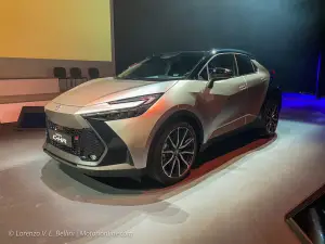 Toyota C-HR 2023 - Foto dal vivo
