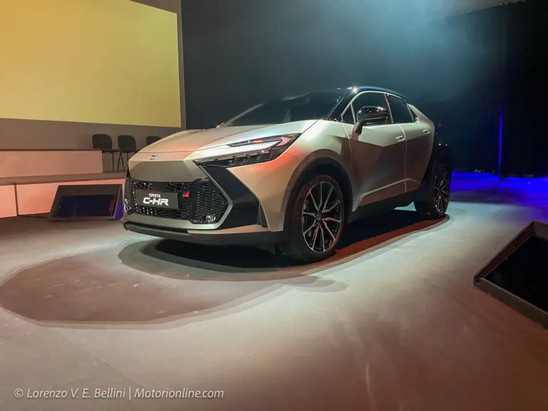 Toyota C-HR 2023 - Foto dal vivo - 3