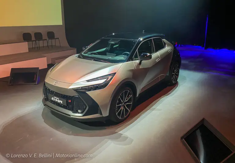 Toyota C-HR 2023 - Foto dal vivo - 2