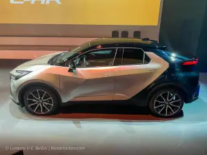 Toyota C-HR 2023 - Foto dal vivo