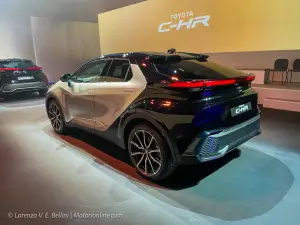 Toyota C-HR 2023 - Foto dal vivo