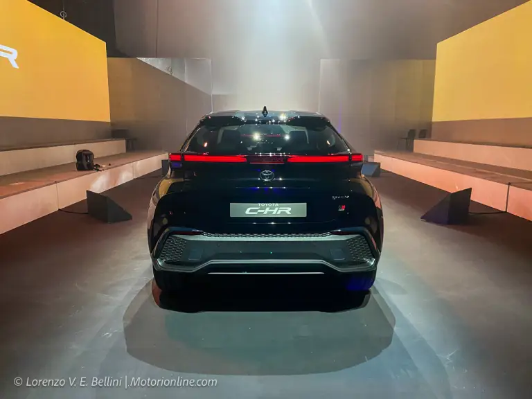 Toyota C-HR 2023 - Foto dal vivo - 8