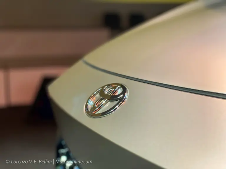 Toyota C-HR 2023 - Foto dal vivo - 10