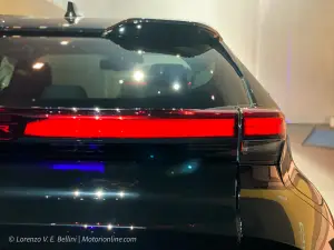 Toyota C-HR 2023 - Foto dal vivo