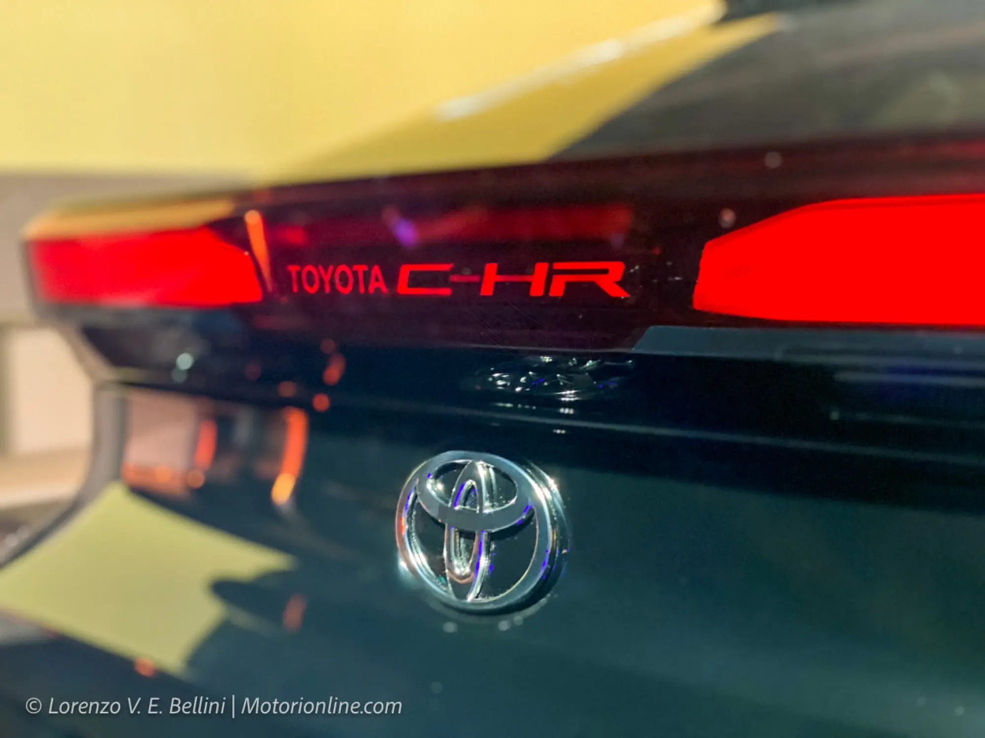 Toyota C-HR 2023 - Foto dal vivo - 14