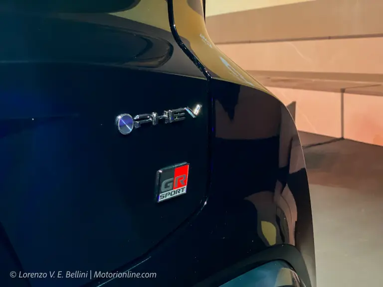Toyota C-HR 2023 - Foto dal vivo - 17