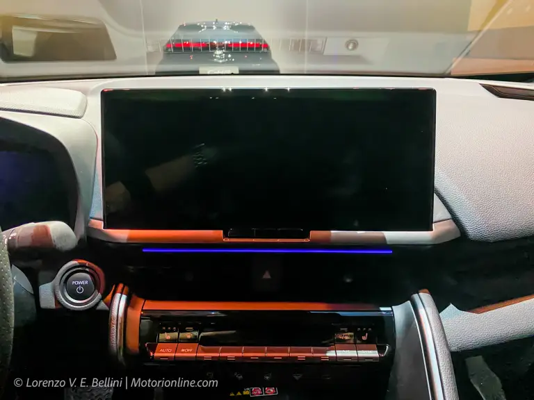 Toyota C-HR 2023 - Foto dal vivo - 21