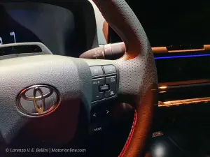 Toyota C-HR 2023 - Foto dal vivo