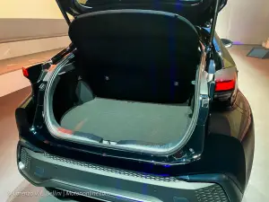 Toyota C-HR 2023 - Foto dal vivo