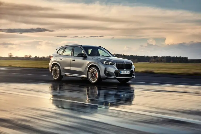 BMW X1 M35i xDrive 2023 - 24
