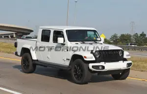 Jeep Gladiator 2024 - Foto spia 29-06-2023 - 6