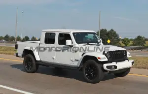 Jeep Gladiator 2024 - Foto spia 29-06-2023 - 2