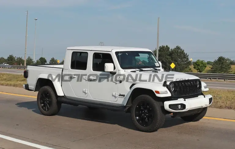 Jeep Gladiator 2024 - Foto spia 29-06-2023 - 2