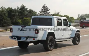 Jeep Gladiator 2024 - Foto spia 29-06-2023 - 7