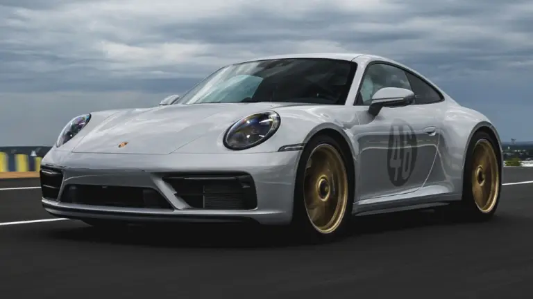 Porsche 911 Carrera GTS Le Mans Centenaire Edition - 12