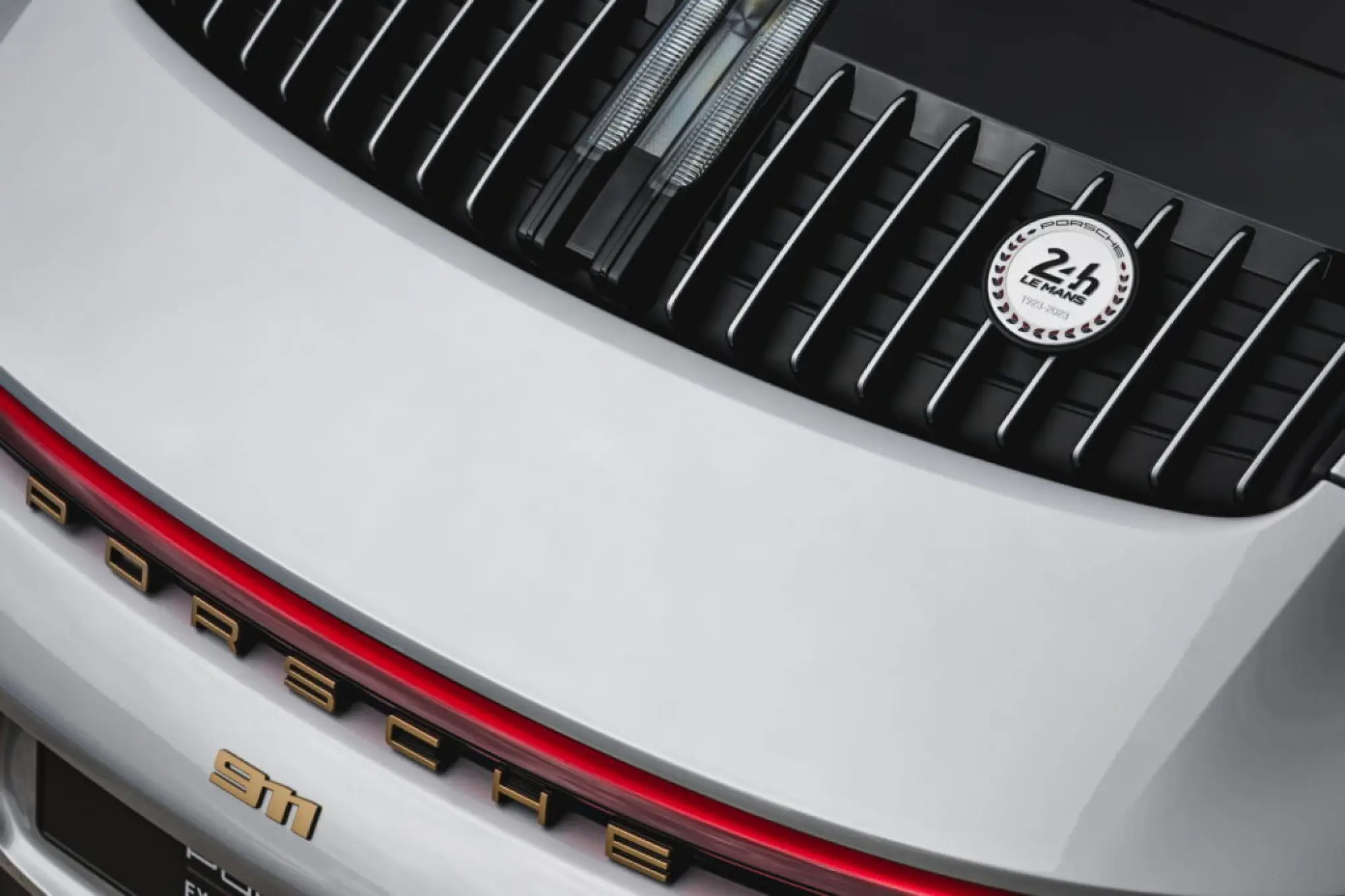 Porsche 911 Carrera GTS Le Mans Centenaire Edition - 10