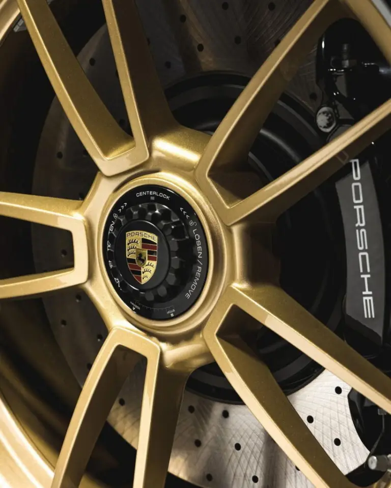 Porsche 911 Carrera GTS Le Mans Centenaire Edition - 8