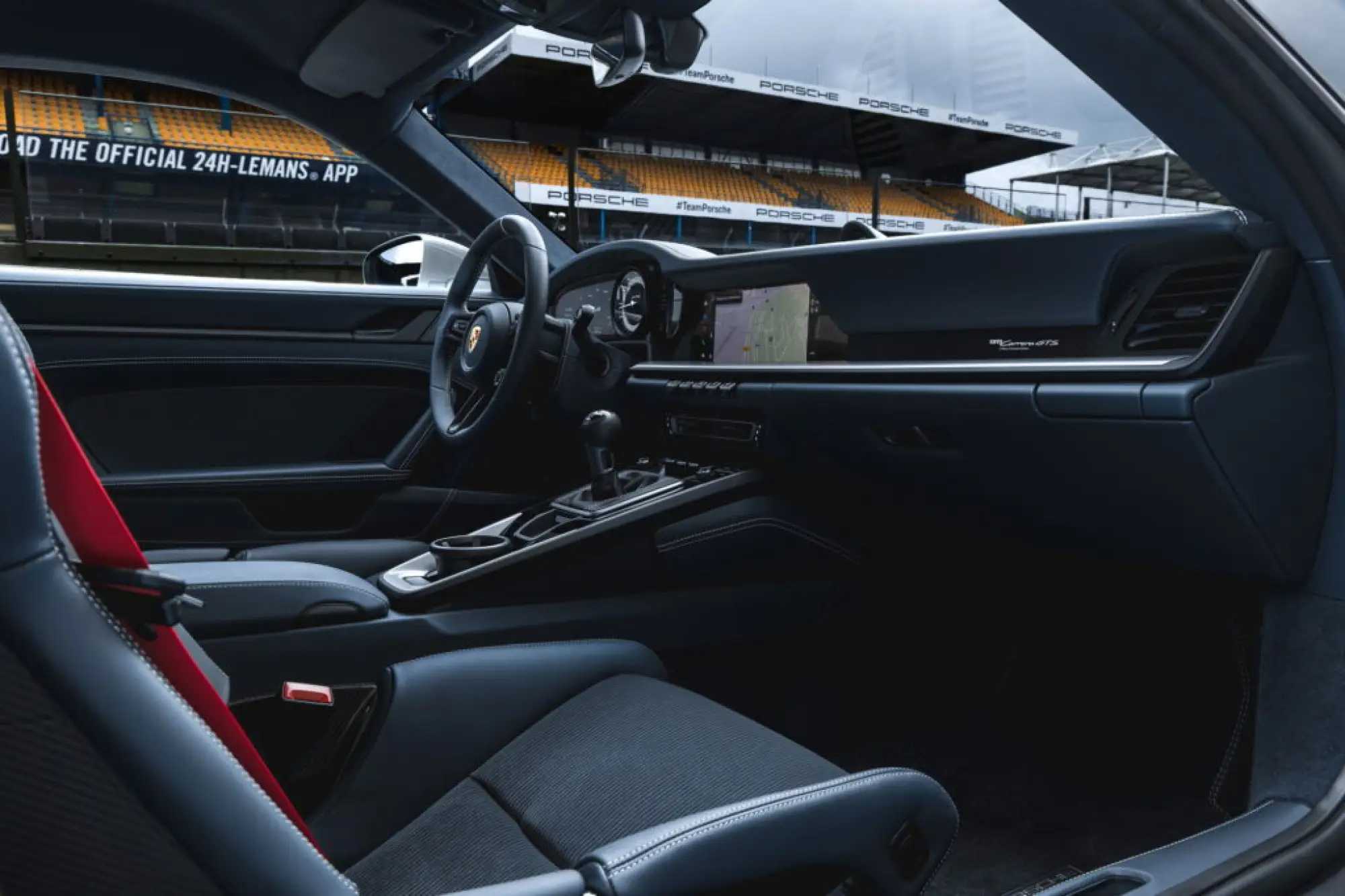 Porsche 911 Carrera GTS Le Mans Centenaire Edition - 4