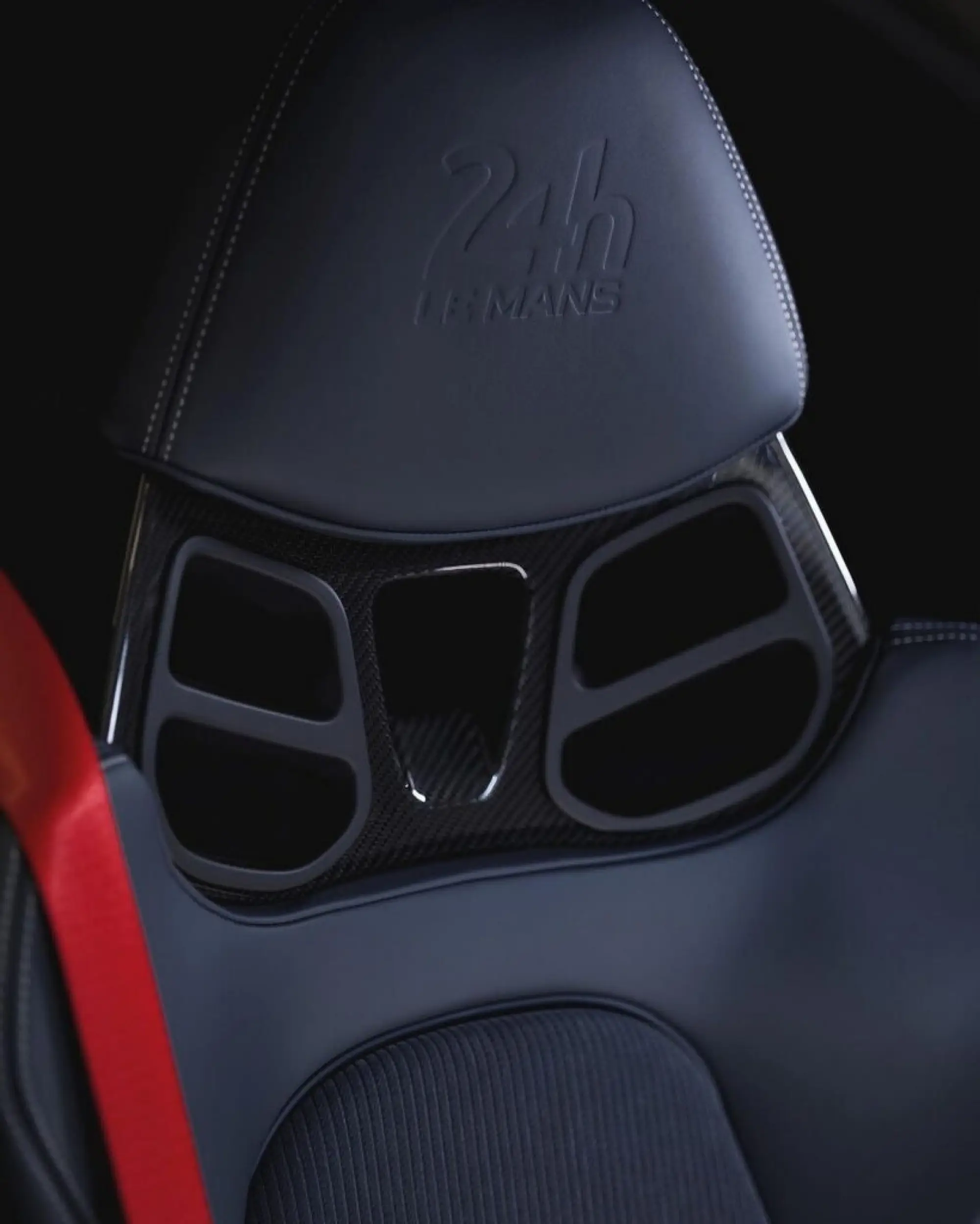 Porsche 911 Carrera GTS Le Mans Centenaire Edition - 1