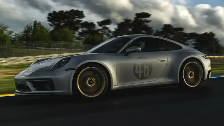 Porsche 911 Carrera GTS Le Mans Centenaire Edition - 24