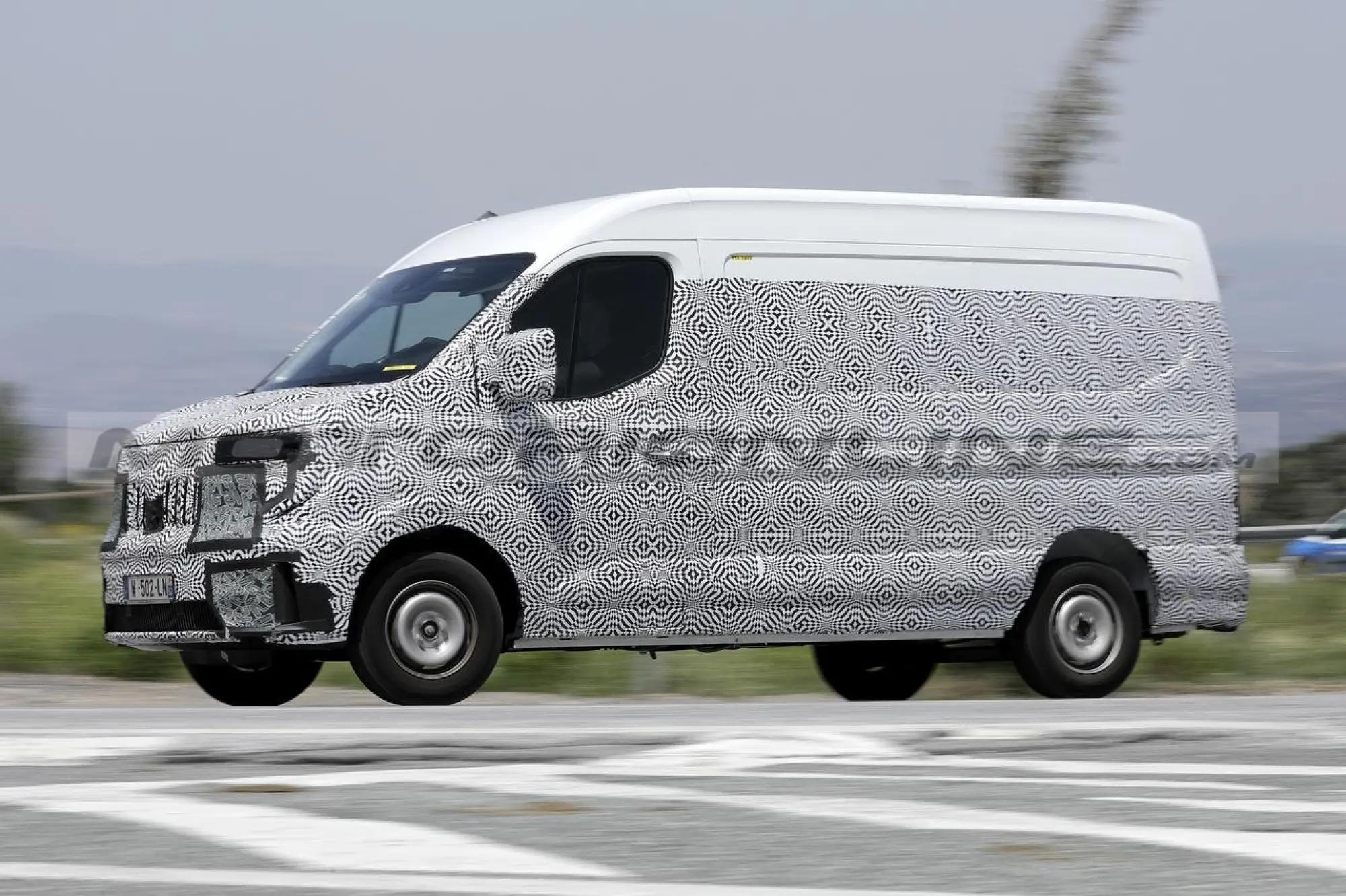 Renault Master 2025 - Foto Spia 30-06-2023 - 19