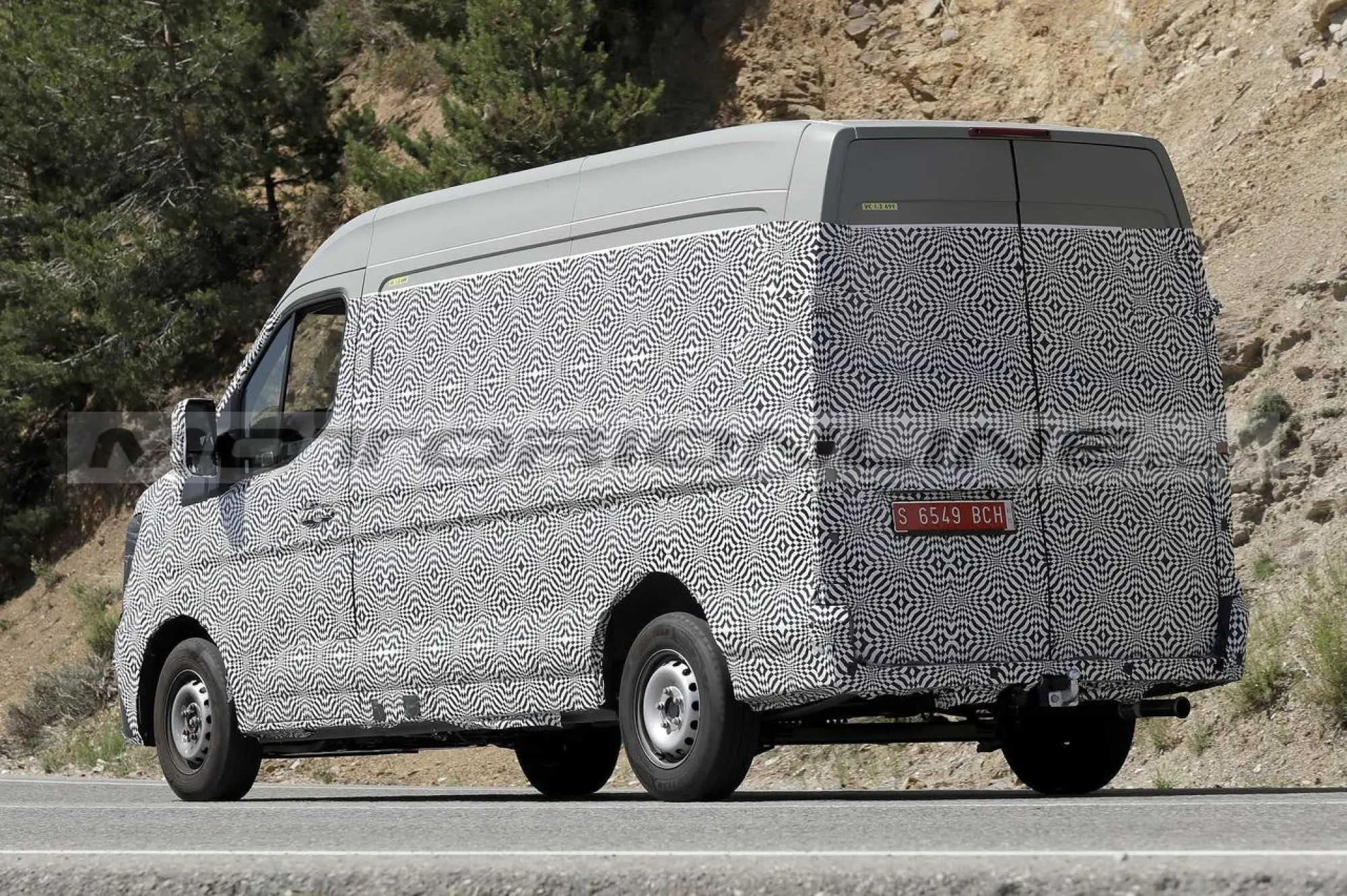 Renault Master 2025 - Foto Spia 30-06-2023 - 7