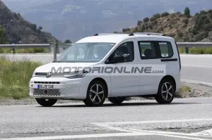 Volkswagen Caddy - Foto spia 3-7-2023 - 13