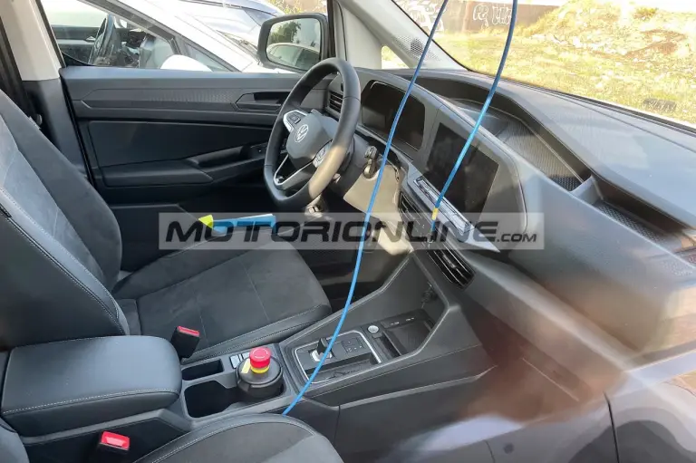Volkswagen Caddy - Foto spia 3-7-2023 - 17