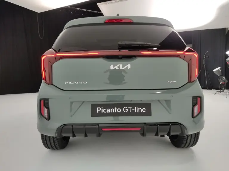 Kia Picanto 2024 - Foto Francoforte - 32