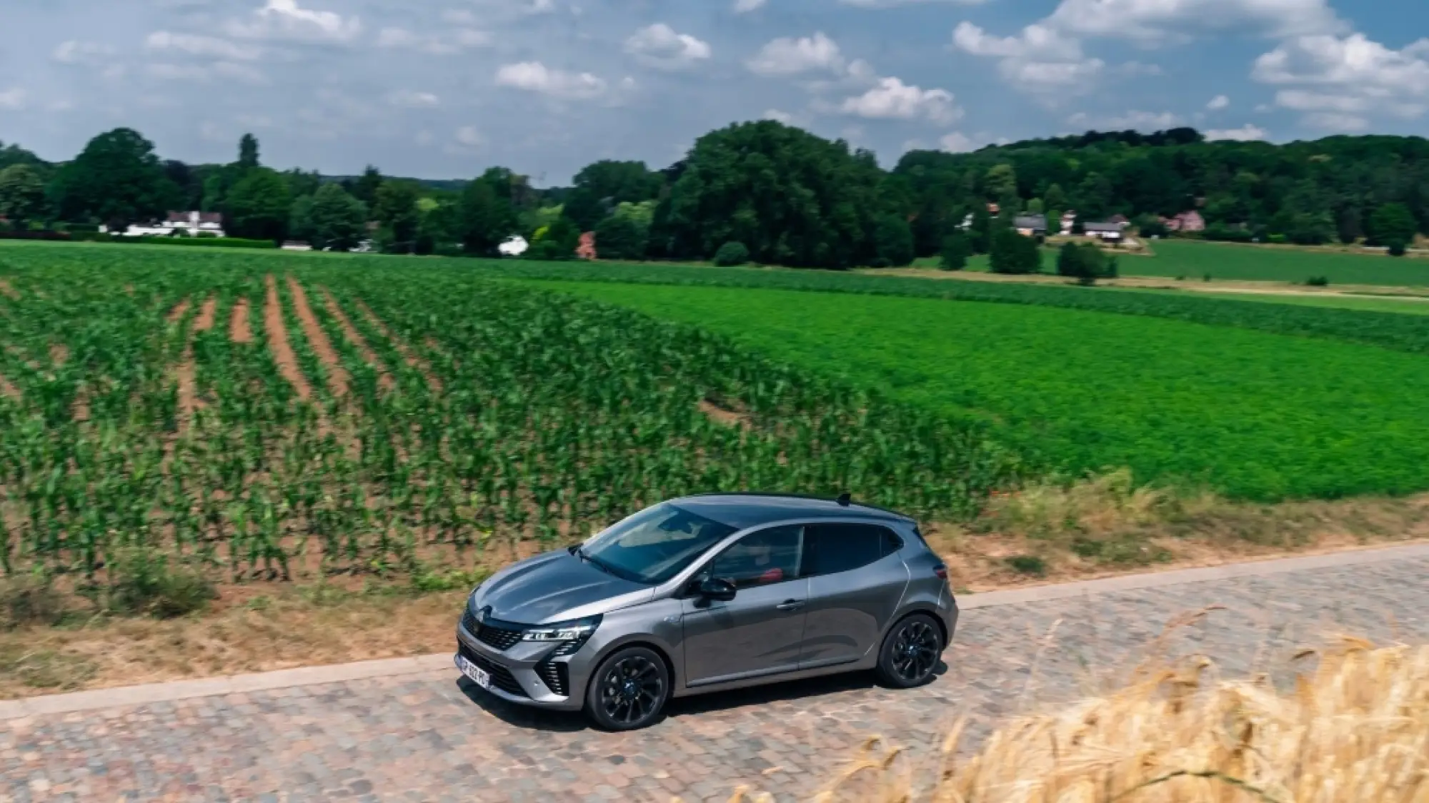 Renault Clio Hybrid, face lift: primo contatto - 13