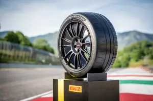 Pirelli P Zero Trofeo RS - 10