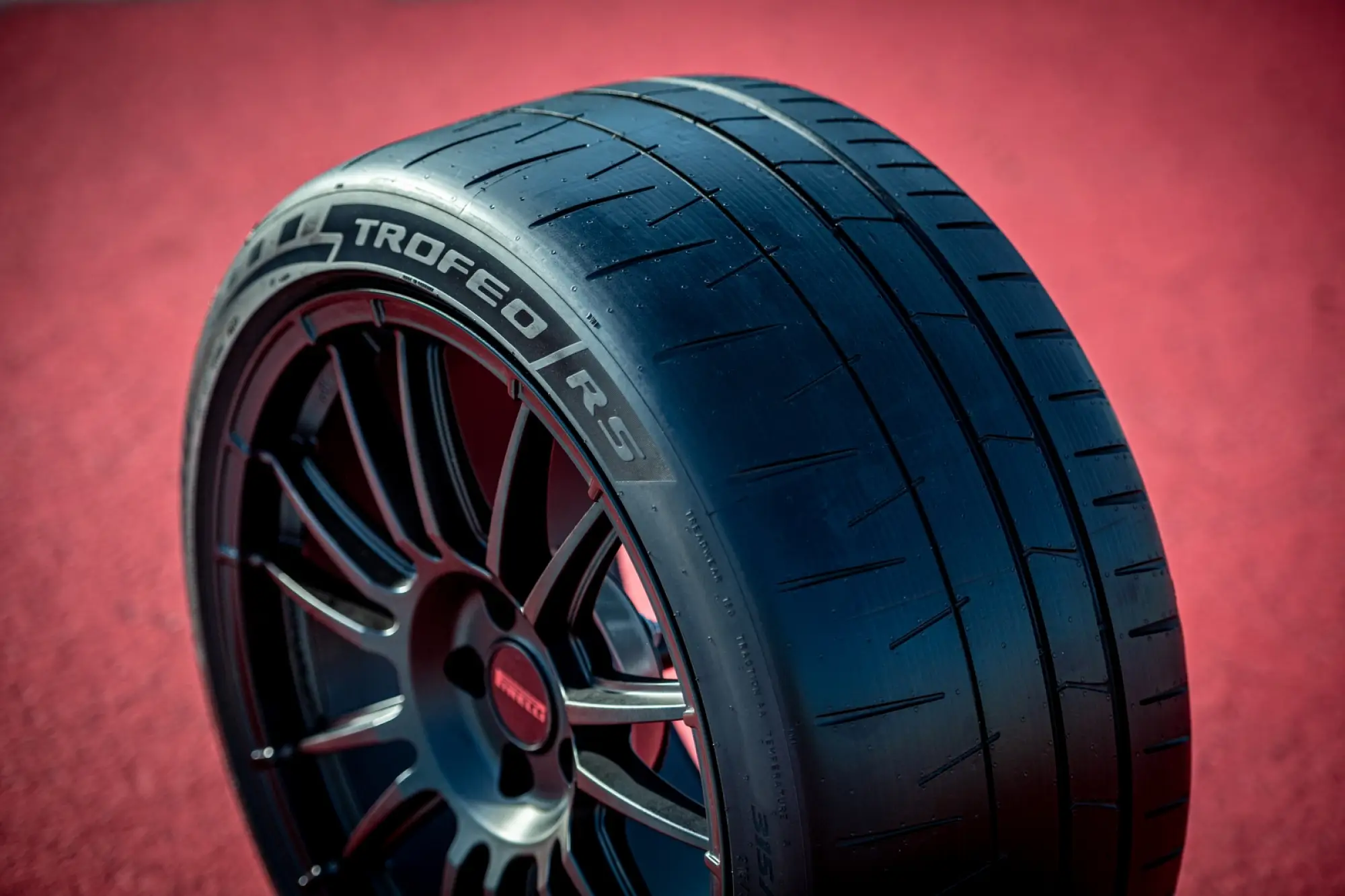 Pirelli P Zero Trofeo RS - 3