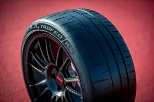 Pirelli P Zero Trofeo RS - 3