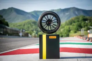 Pirelli P Zero Trofeo RS - 7