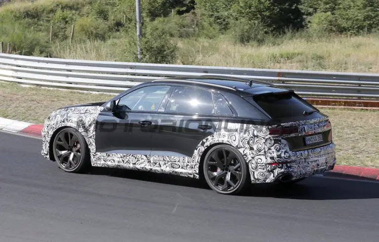 Audi RS Q8 2024 - Foto spia 12-07-2023 - 11