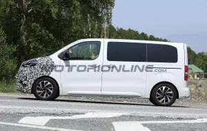 Peugeot e-Traveller e Citroen e-Spacetourer 2024 - Foto spia 12-07-2023 - 5